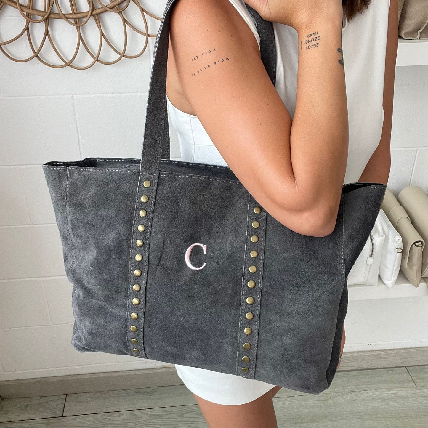 Shopper tachuelas piel de ante personalizado - Color GRIS