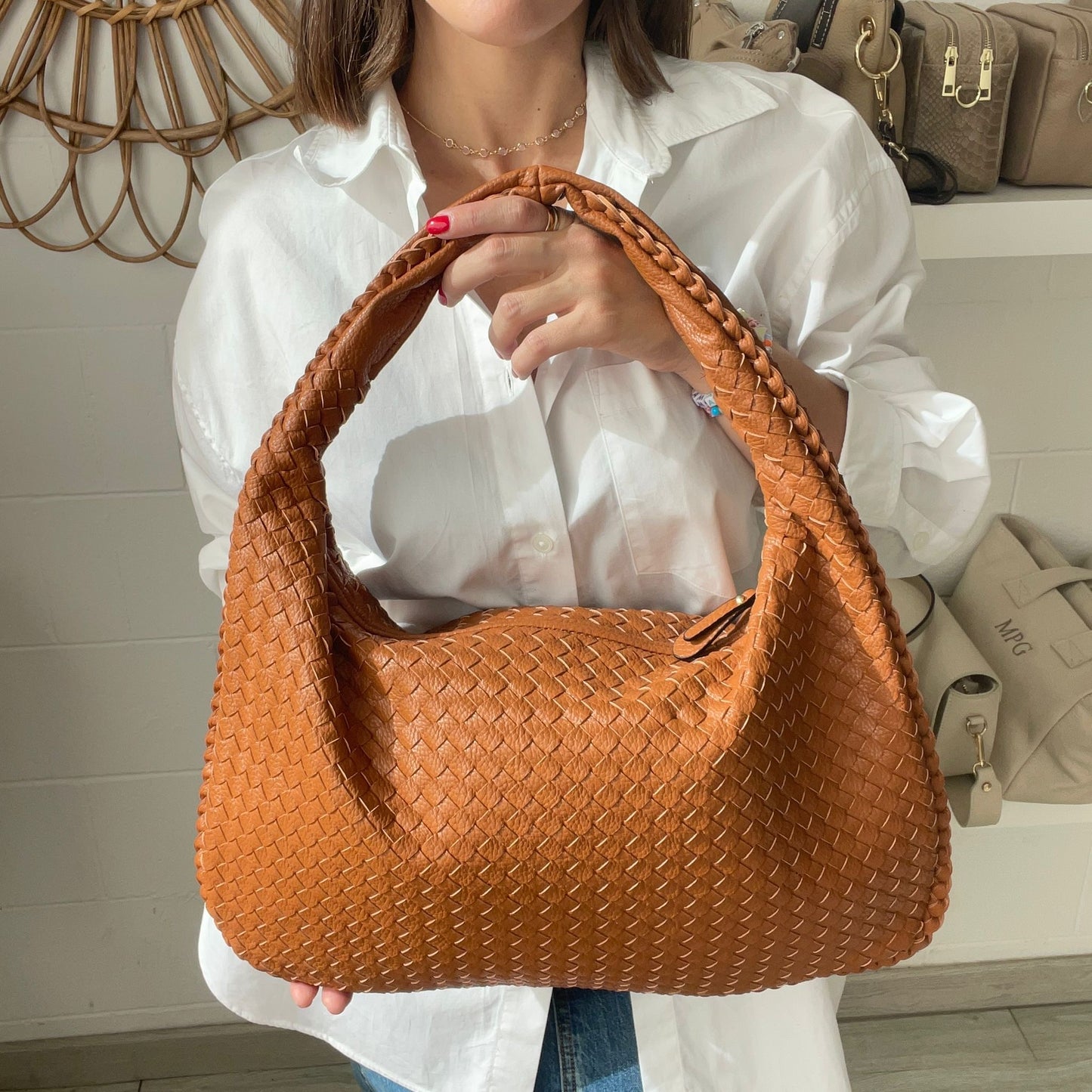 Bolso de mano CRUZADO de piel - Color camel