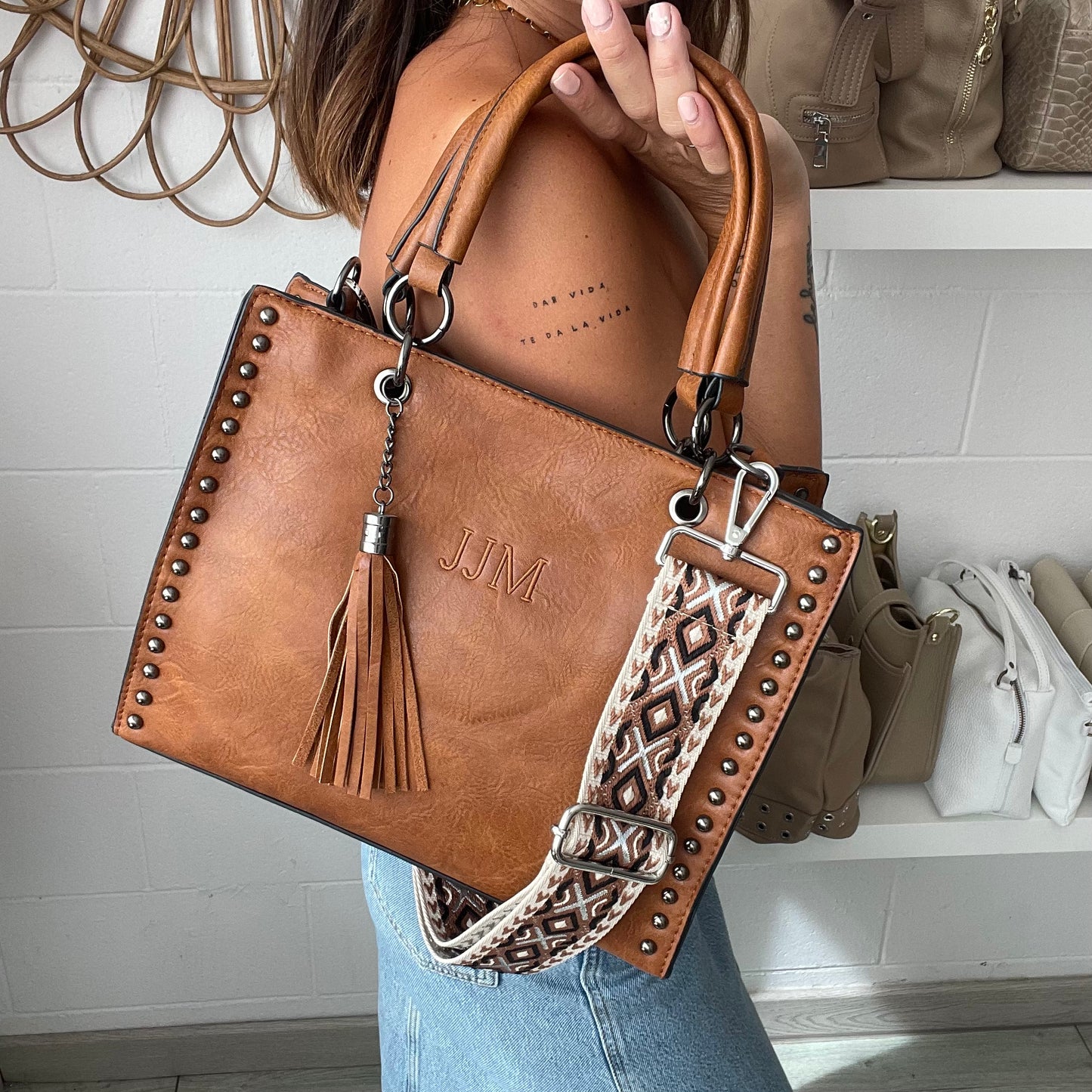 Bolso shopper tachuelas MEDIANO- Color camel