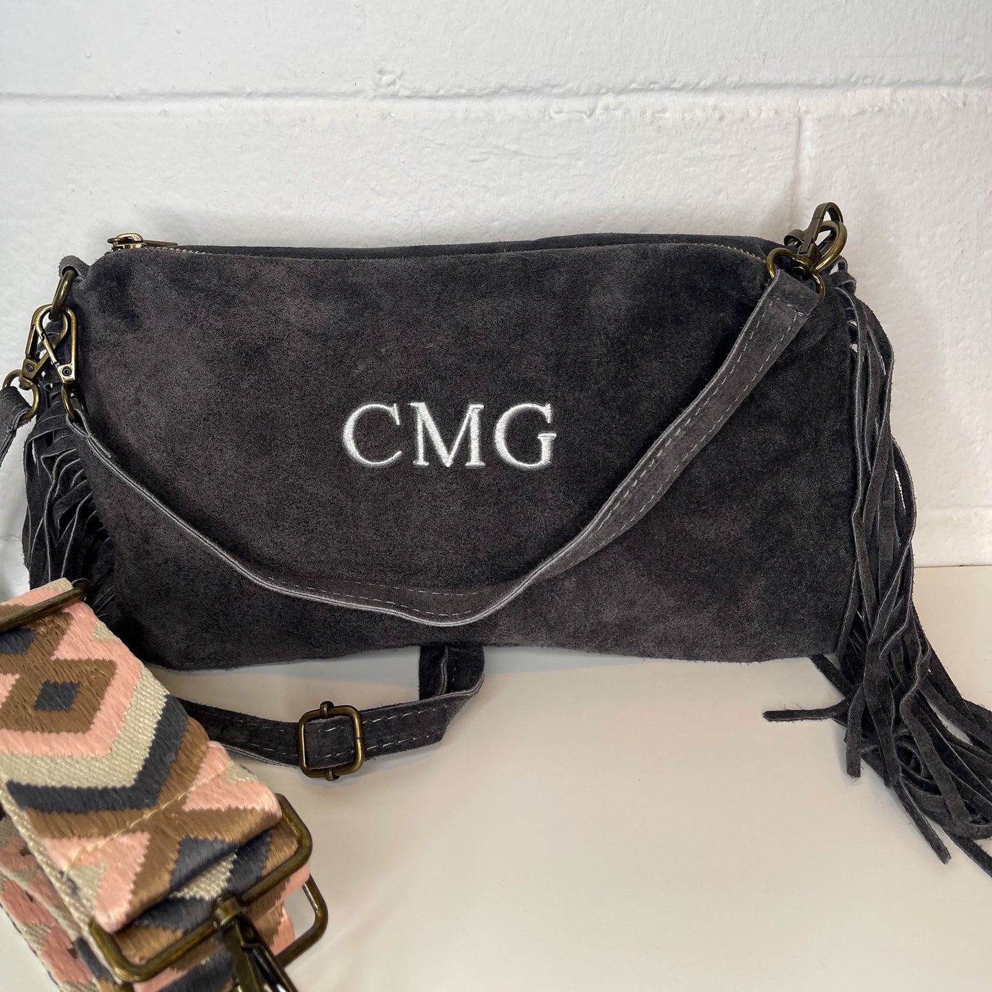 Bolso ovalado flecos piel de ante personalizado - Color gris