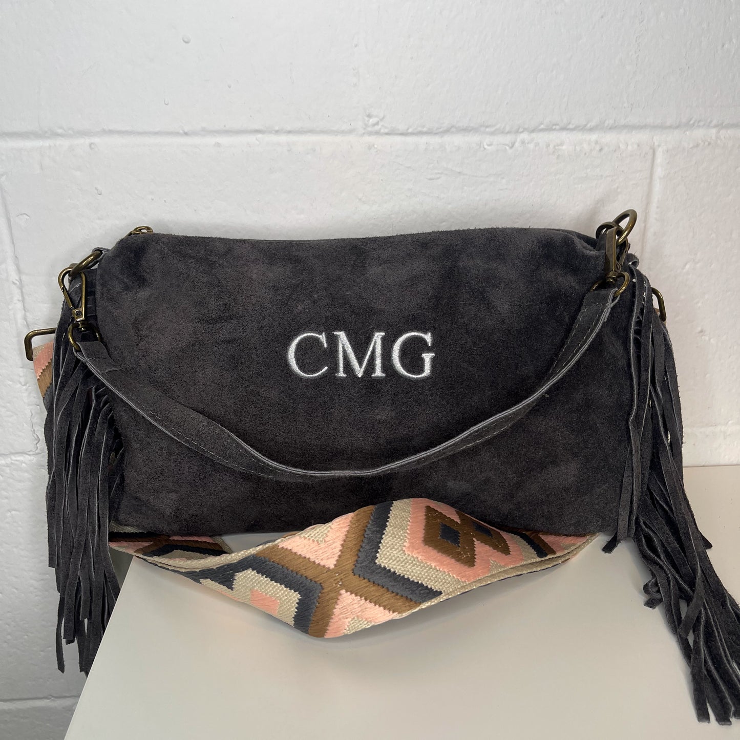 Bolso ovalado flecos piel de ante personalizado - Color gris