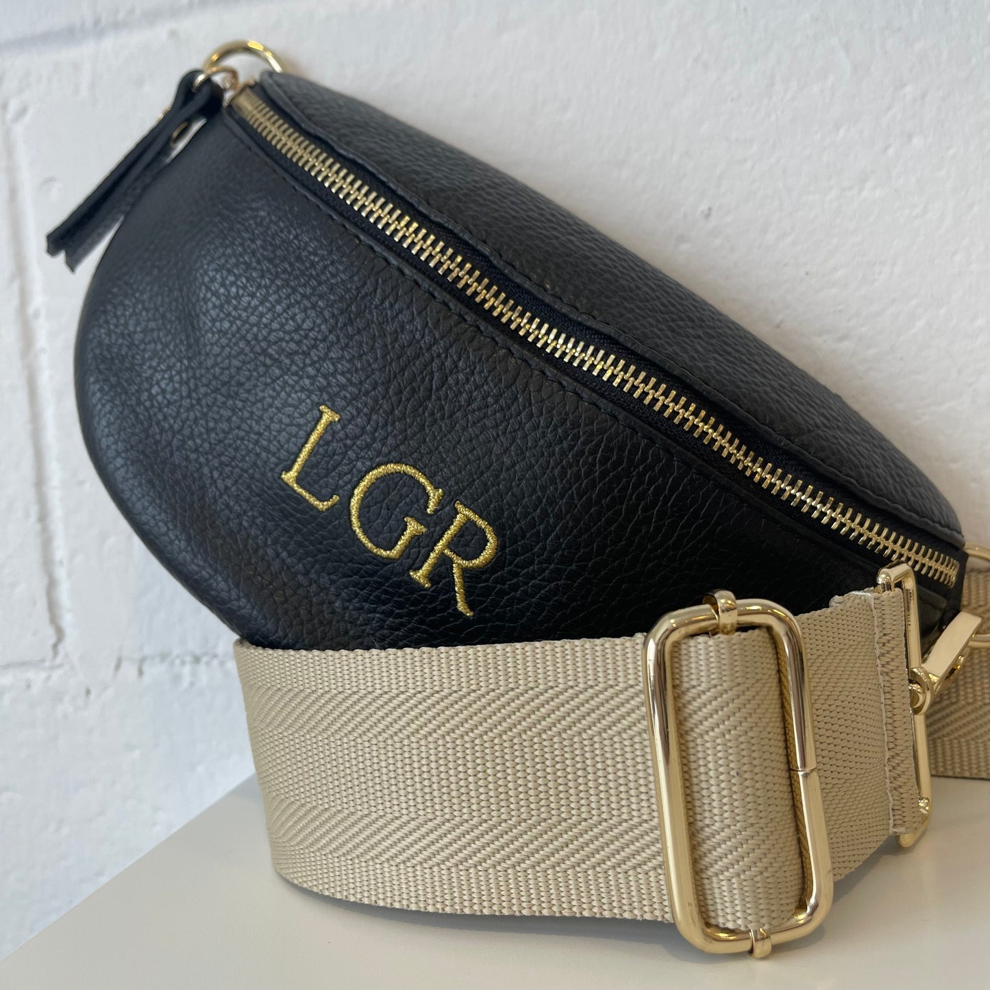 Riñonera pequeña de piel personalizada - Color negro