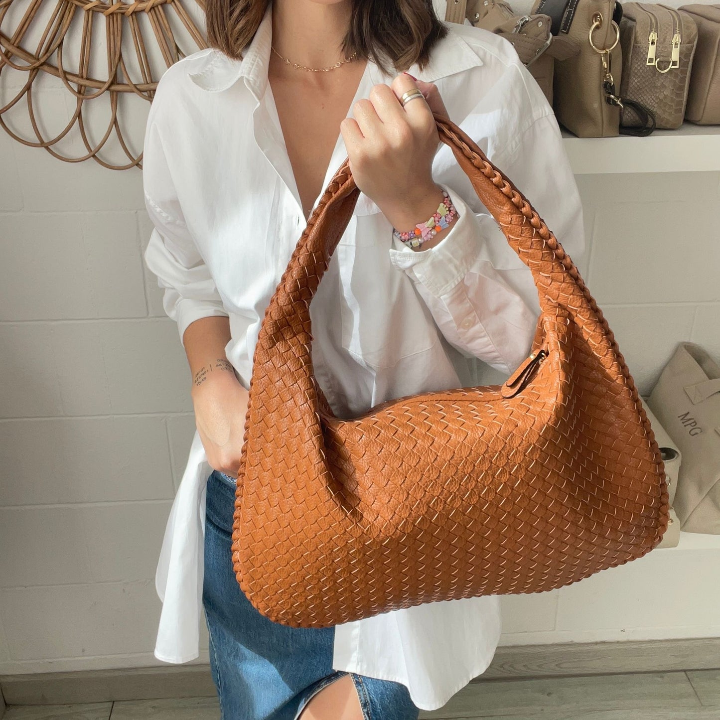 Bolso de mano CRUZADO de piel - Color camel