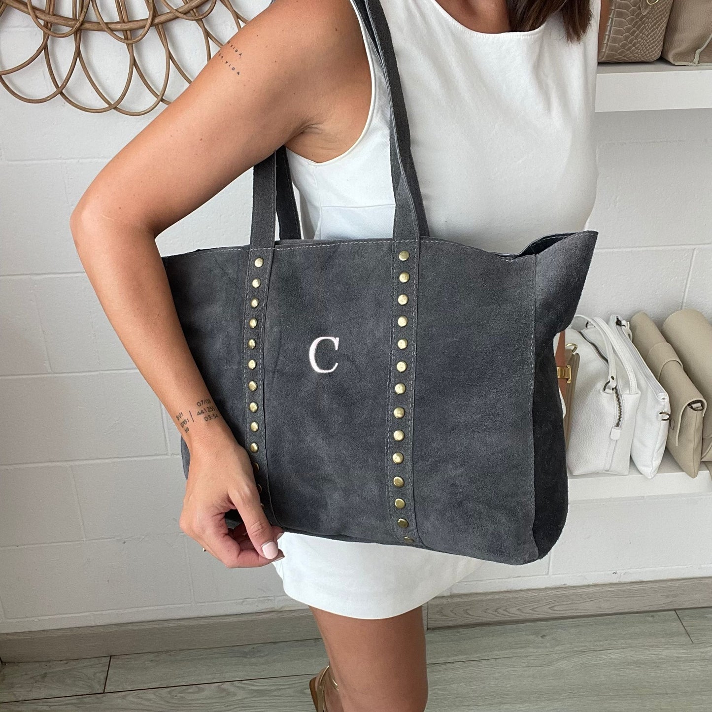 Shopper tachuelas piel de ante personalizado - Color GRIS