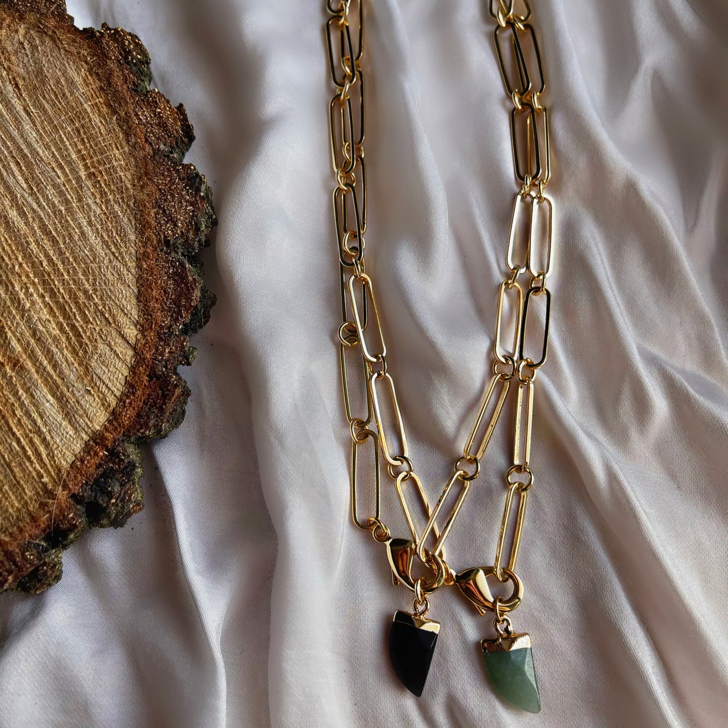 Collar tusk