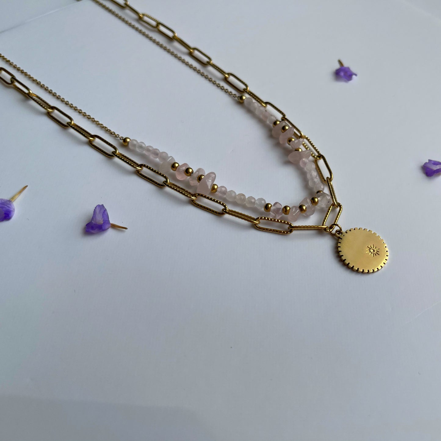 Collar combinado placa y piedras de color cuarzo