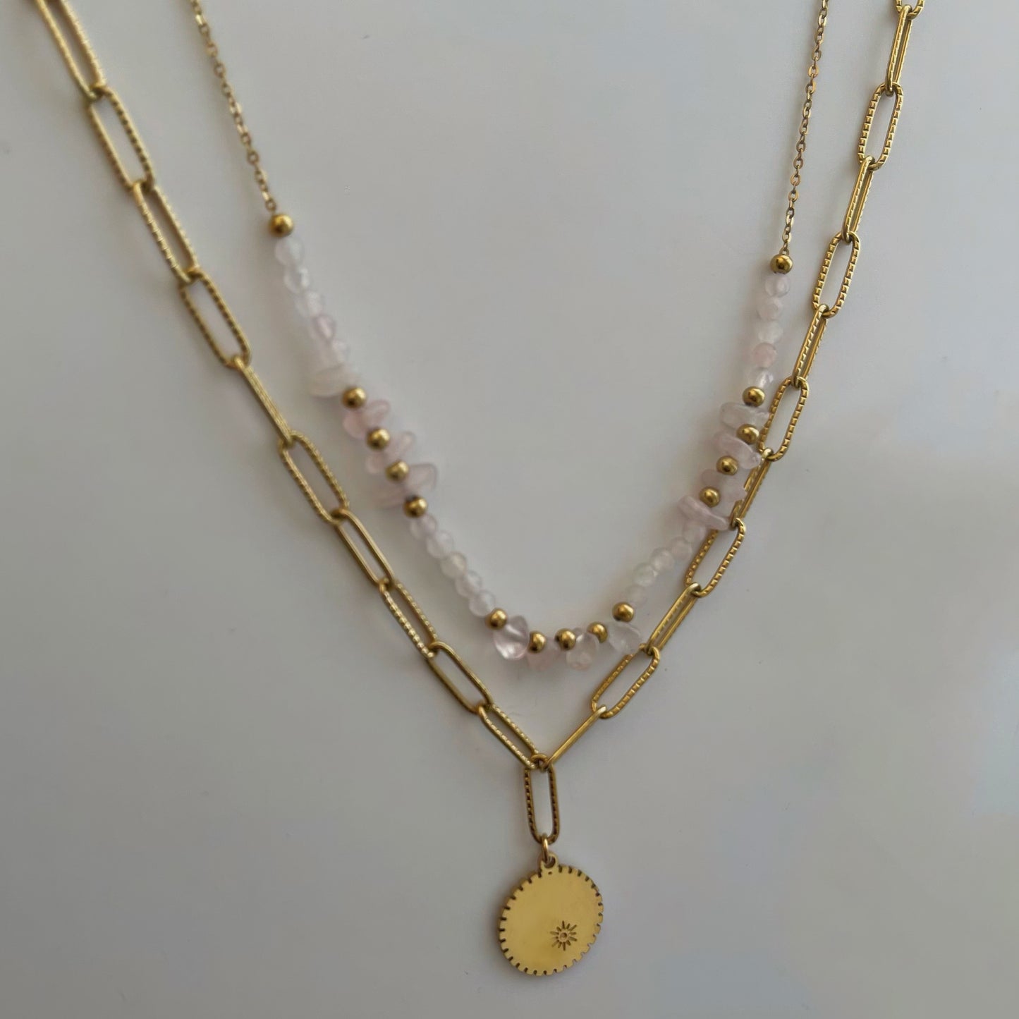 Collar combinado placa y piedras de color cuarzo