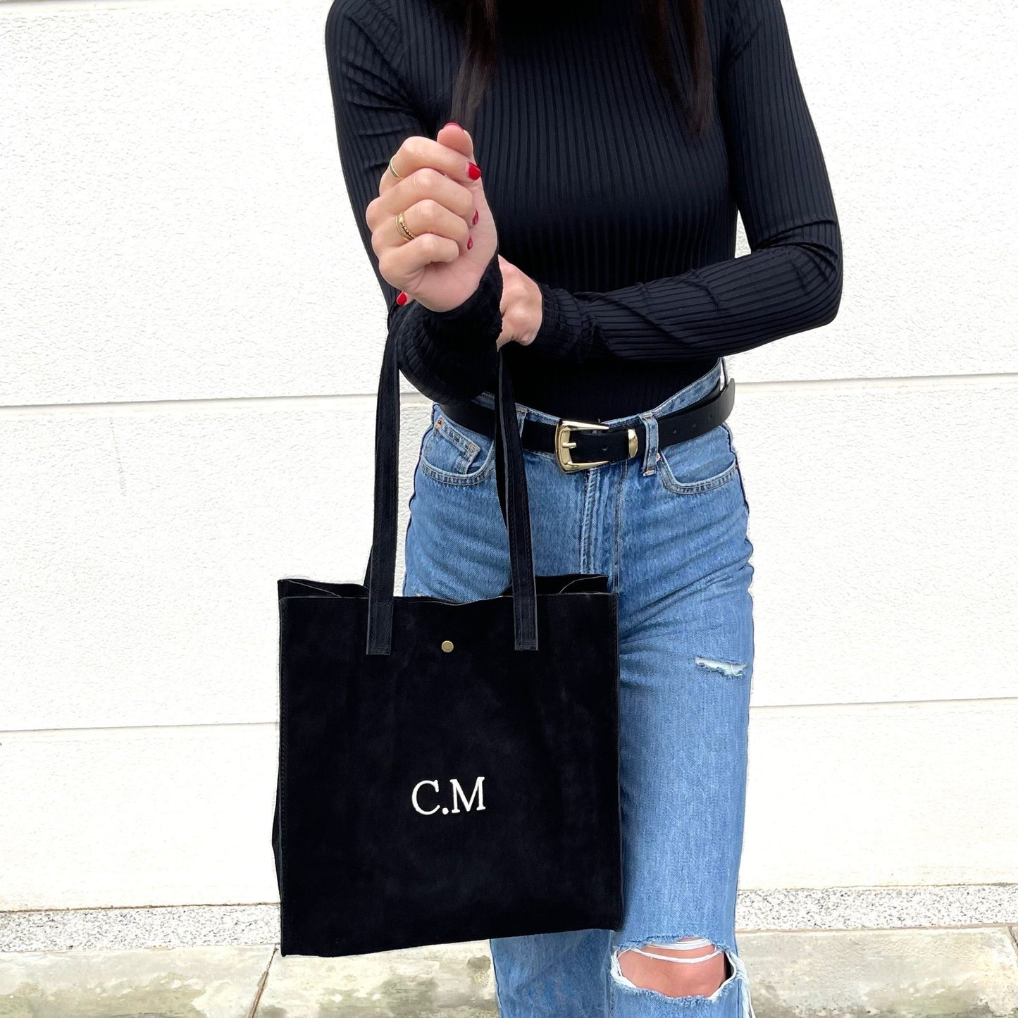 Shopper de piel de ante personalizado - color negro con iniciales bordadas