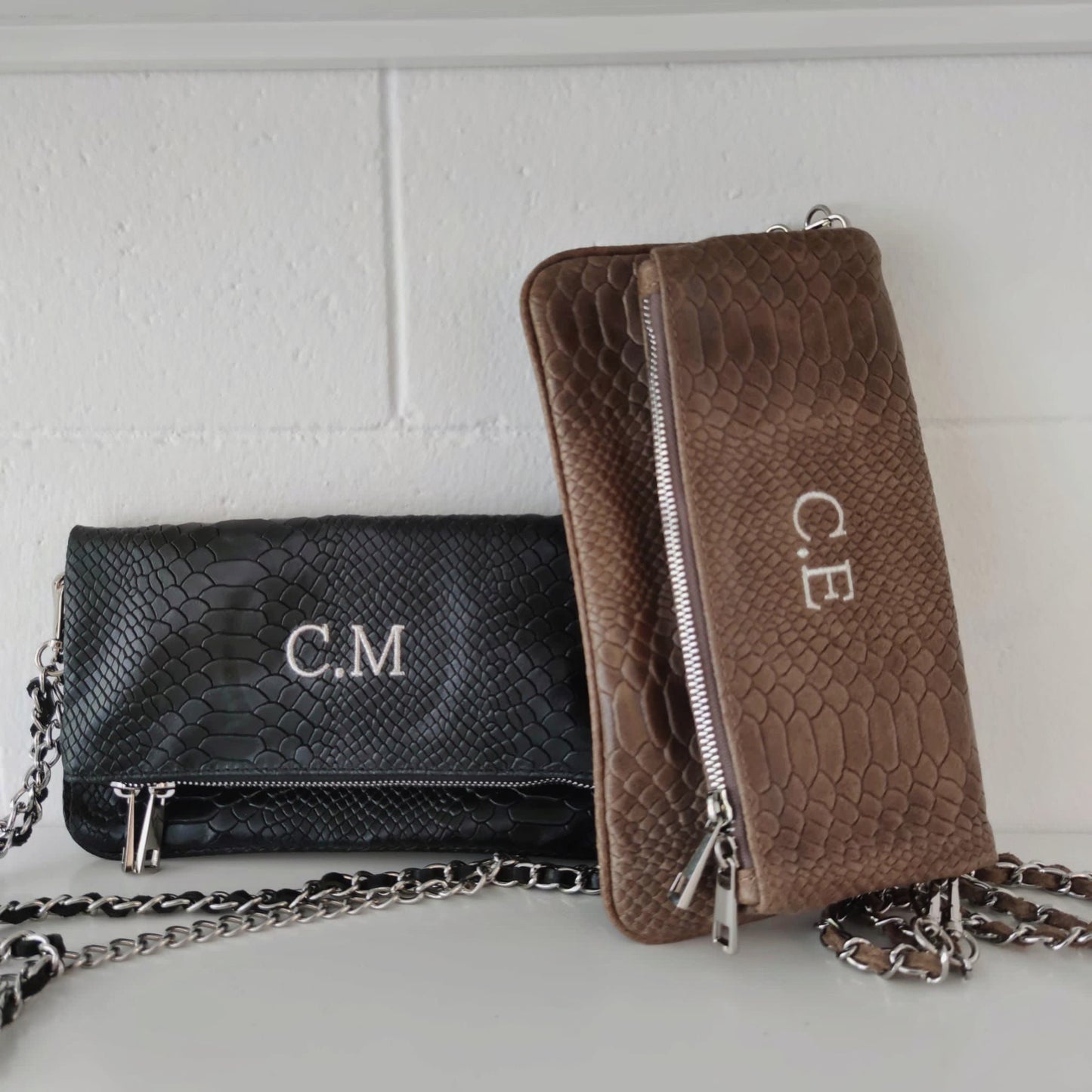 Bolso doble piel cadena print -taupe