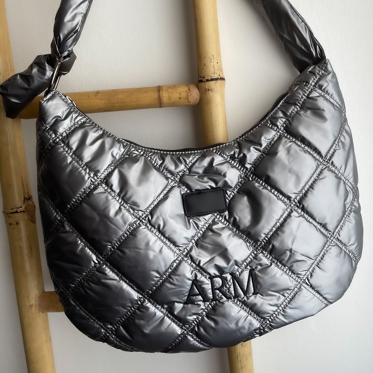 Bandolera nudo acolchada personalizada plata