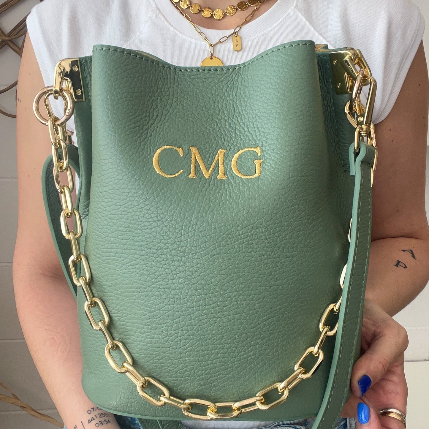 Bolso cubo de piel personalizado con cadena dorada - Color mint