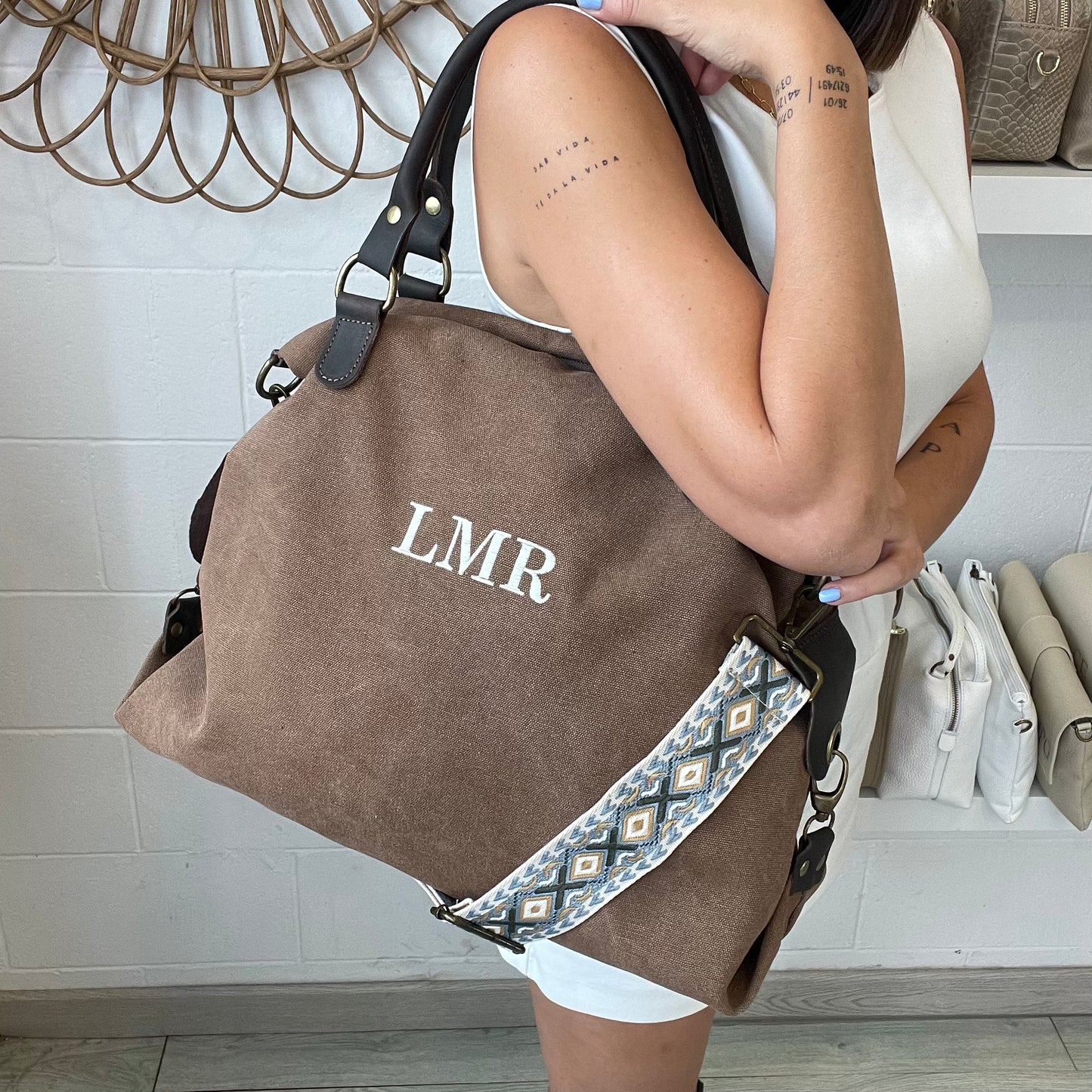 Bolso loneta efecto lavado con correa étnica - Color taupe oscuro