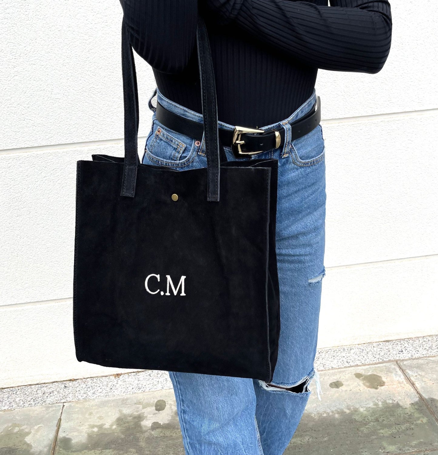 Shopper de piel de ante personalizado - color negro con iniciales bordadas